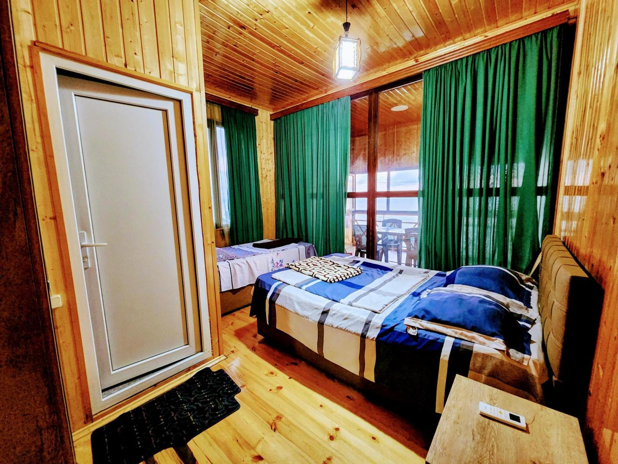 Guest House Nona Tsjakvi Eksteriør bilde